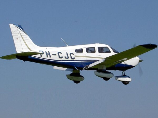 Полет над Санкт-Петербургом Piper PA-28 Cherokee